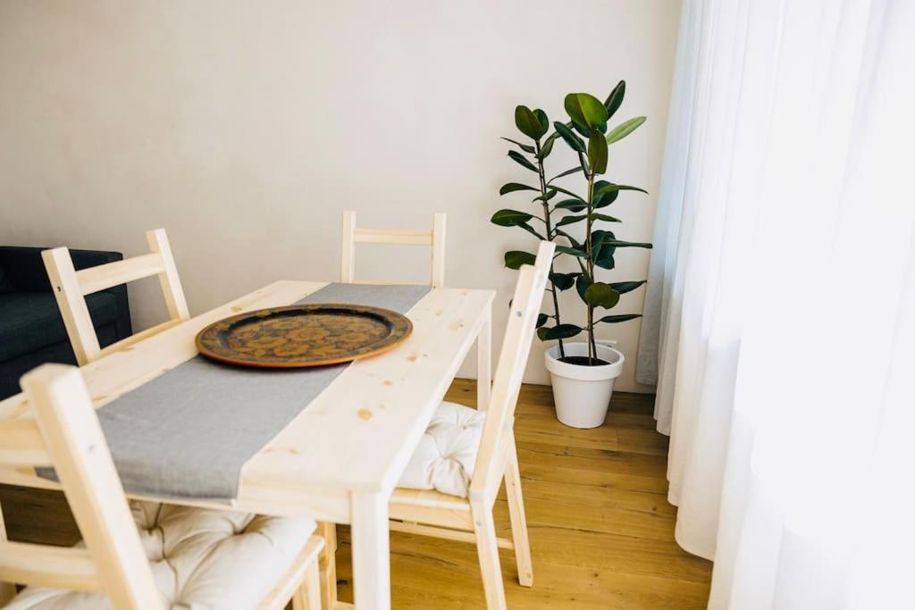 Apartamento Wohlfuehloase In Perfekter Lage Stuttgart Exterior foto